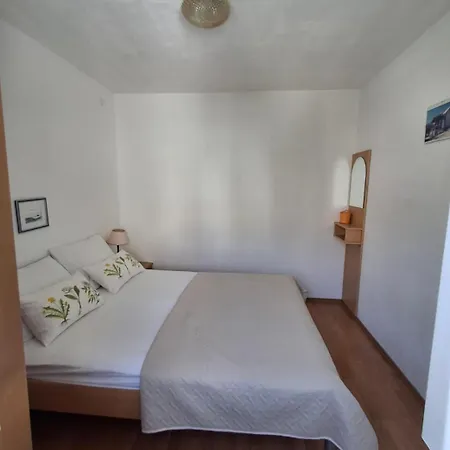 Apartment Irena *