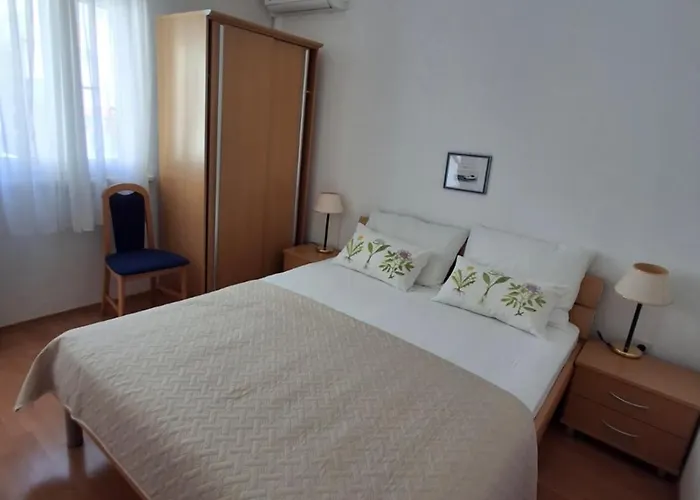 Irena Апартаменты Бол